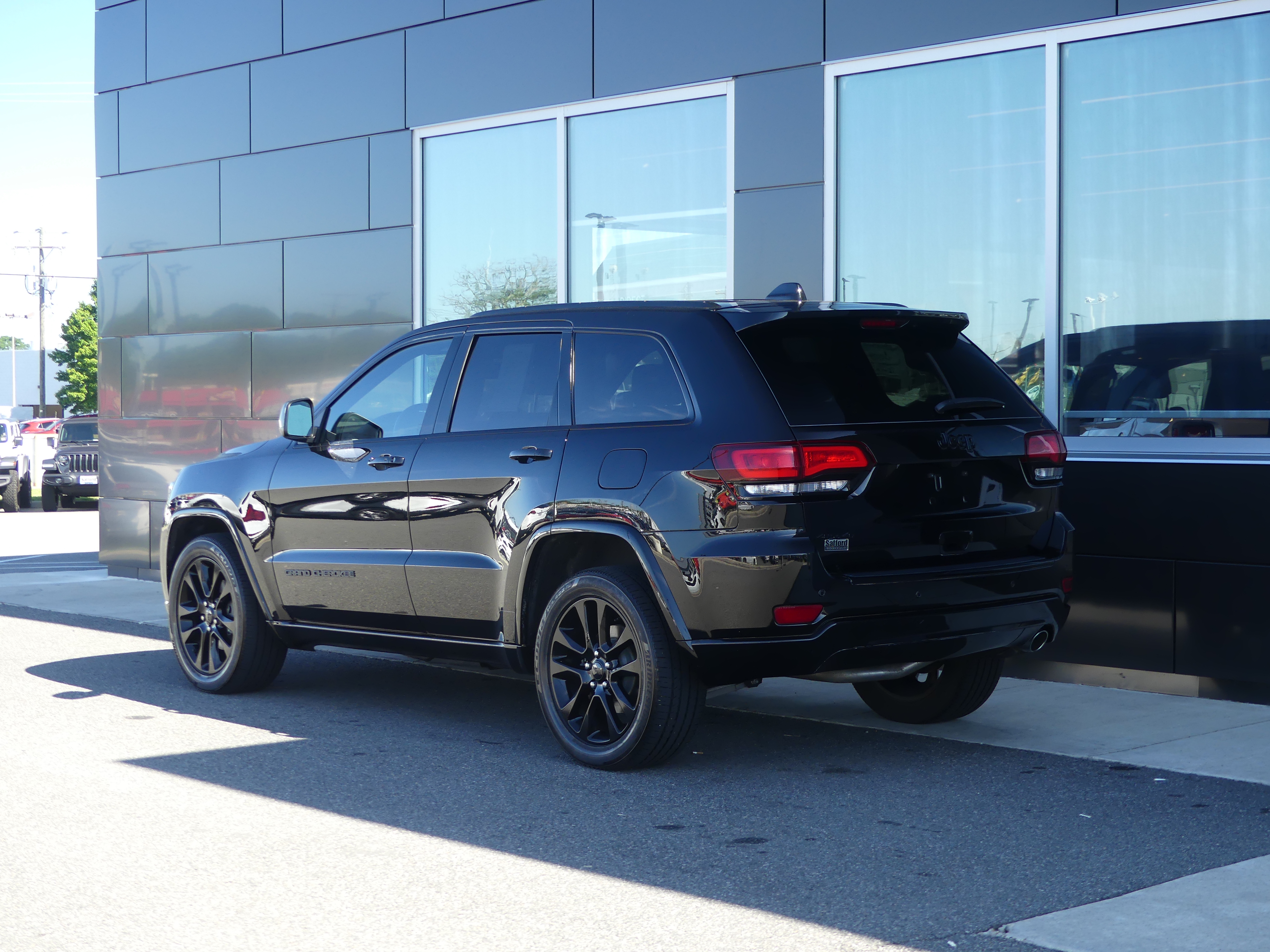 Pre-Owned 2017 Jeep Grand Cherokee Altitude 4×4 Four Wheel Drive Sport ...