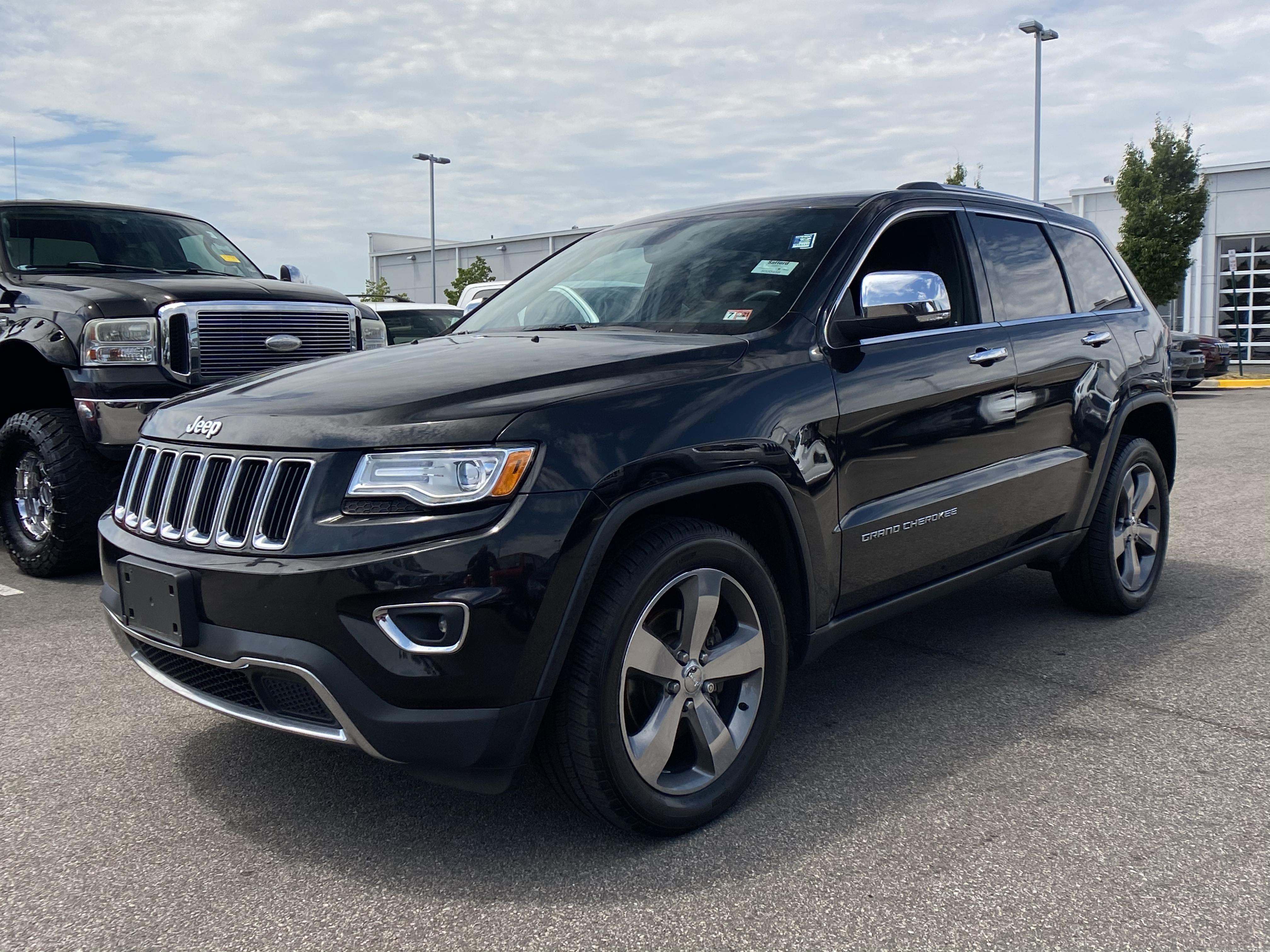 PreOwned 2015 Jeep Grand Cherokee 4WD 4dr Limited Four