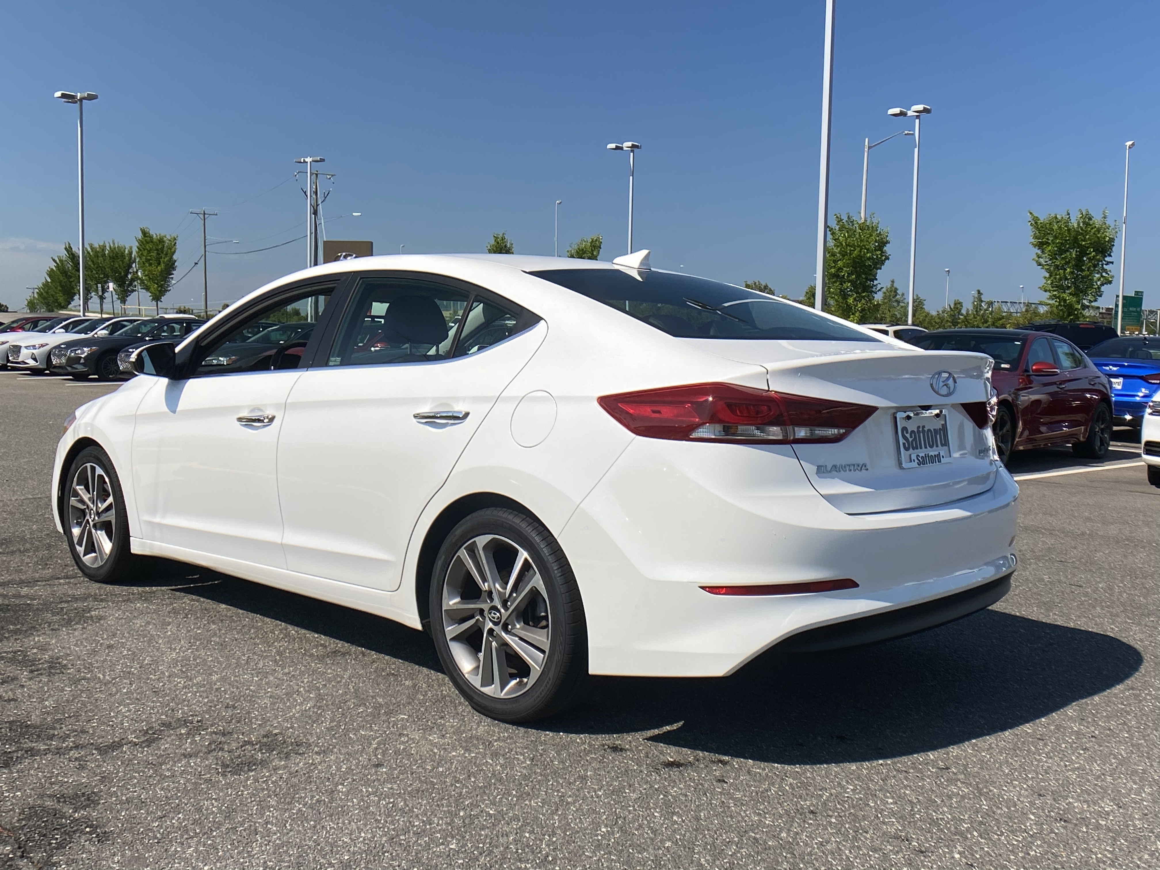 Hyundai elantra есть ли блютуз