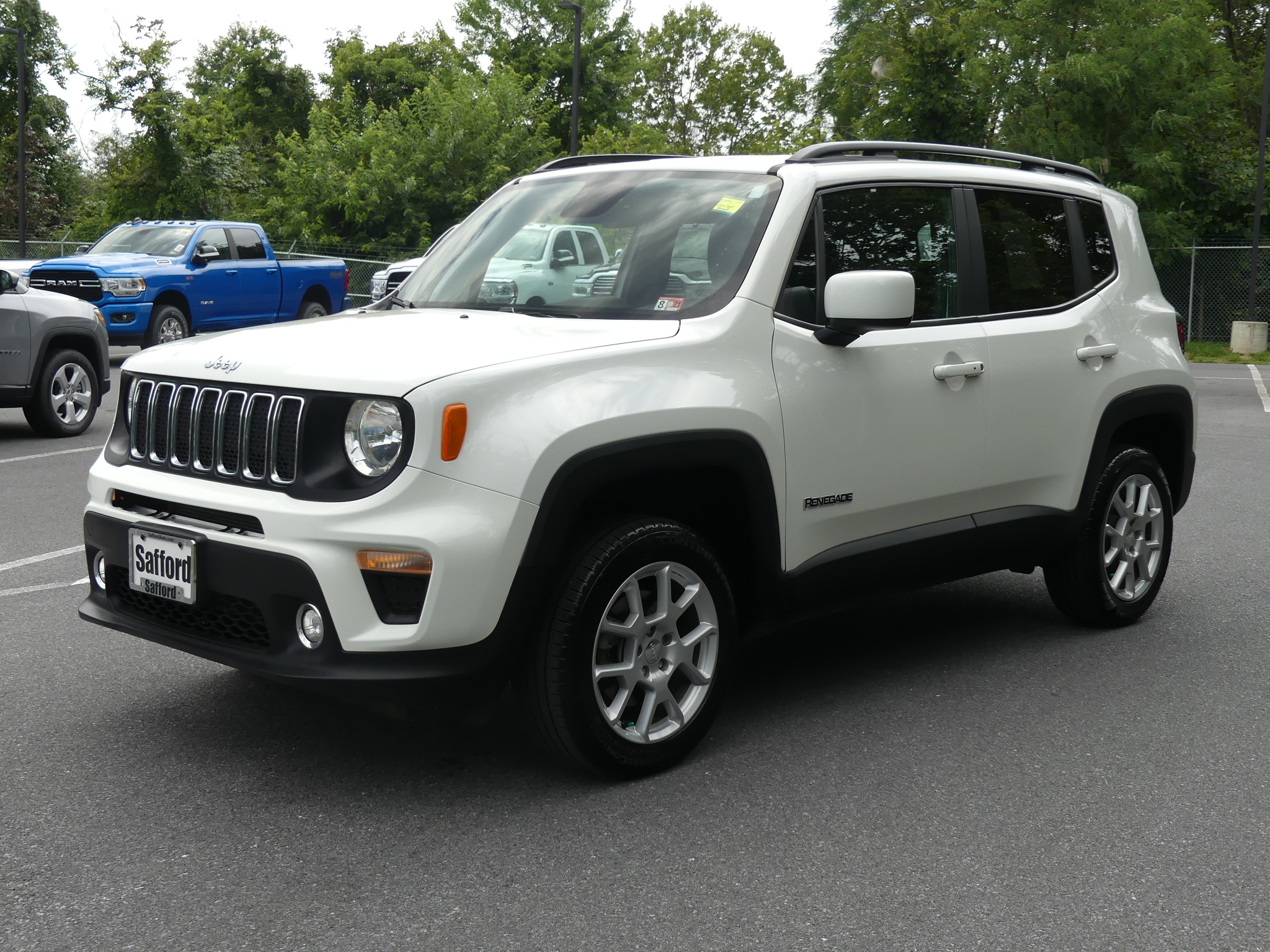 Pre-Owned 2019 Jeep Renegade Latitude 4×4 Four Wheel Drive Sport Utility